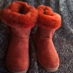 Cozy Women Wine Colored Boots